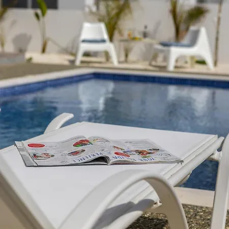 Alasia فيلة بروتاراس