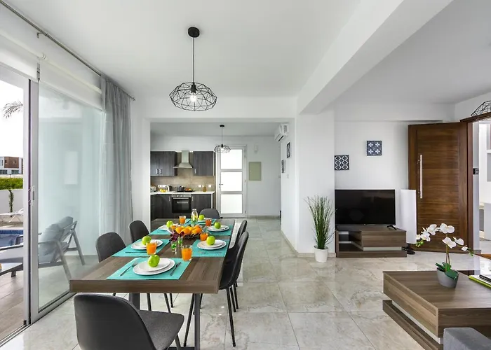 Alasia Vila Protaras